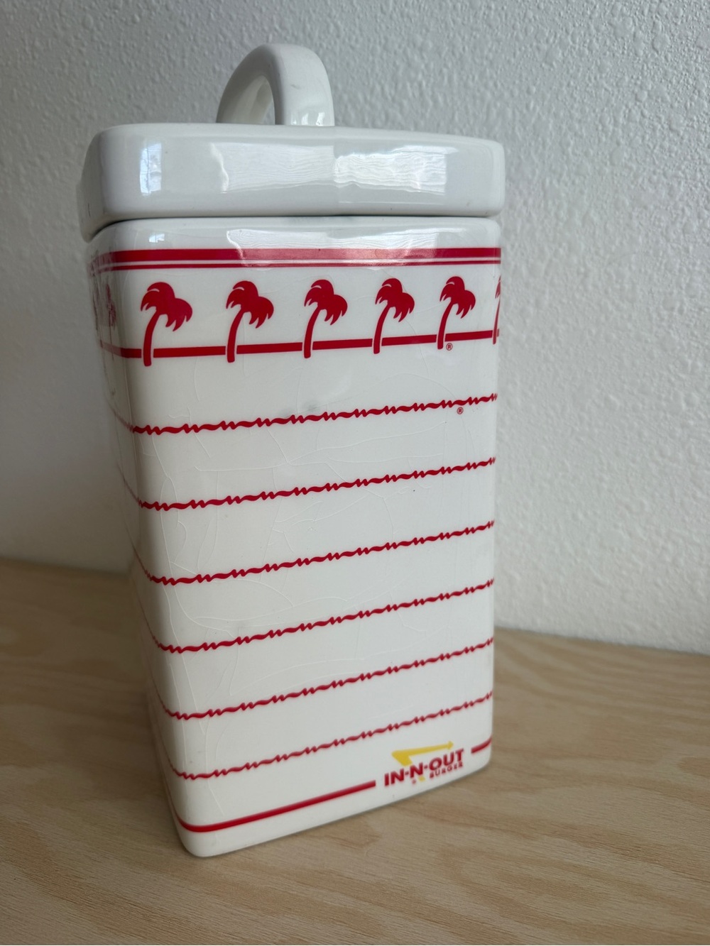IN-N-OUT burger employee exclusive Ceramic Palm tree Canister -